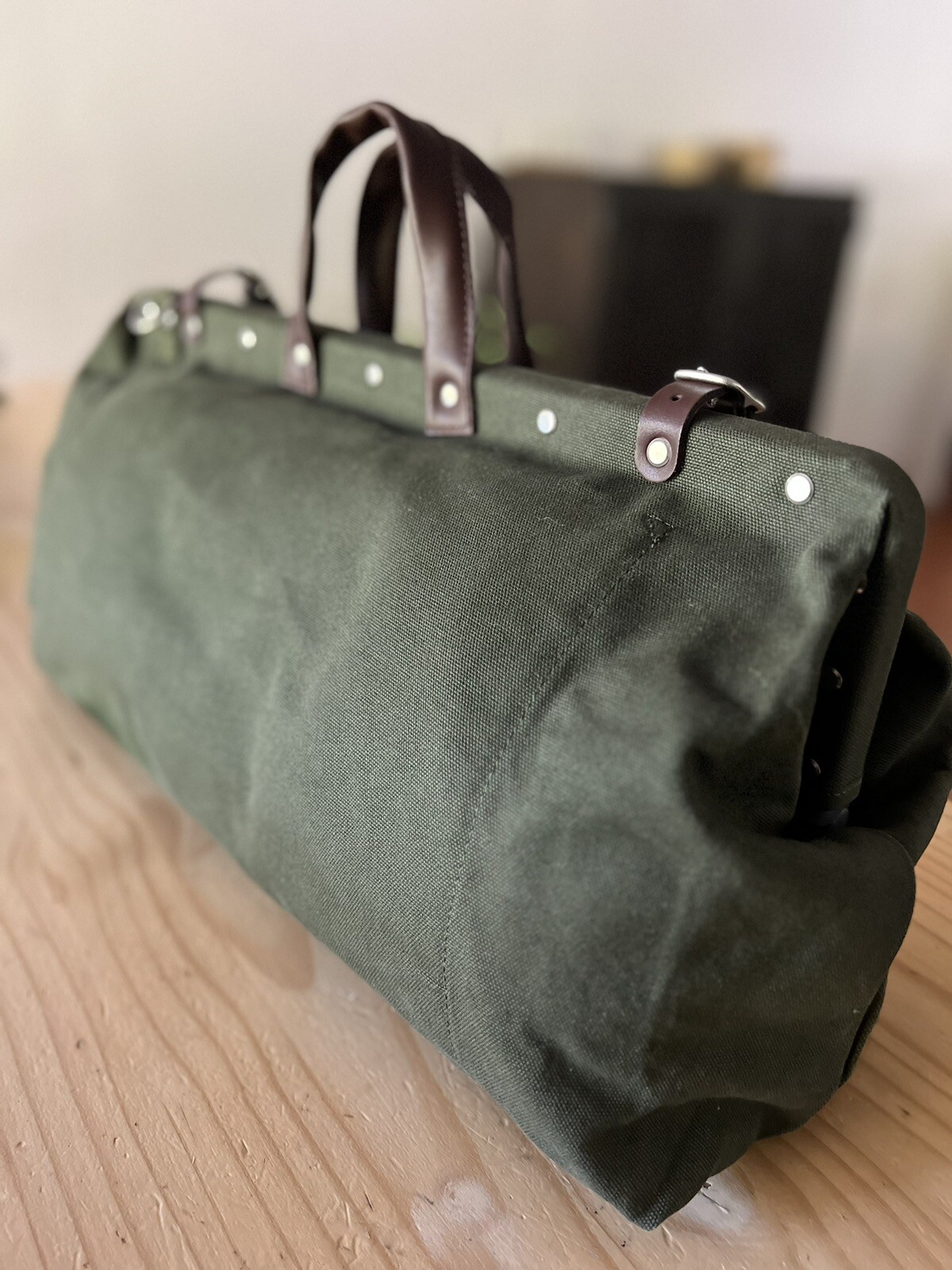 line of trade weekender bag Olive Green (See Description)