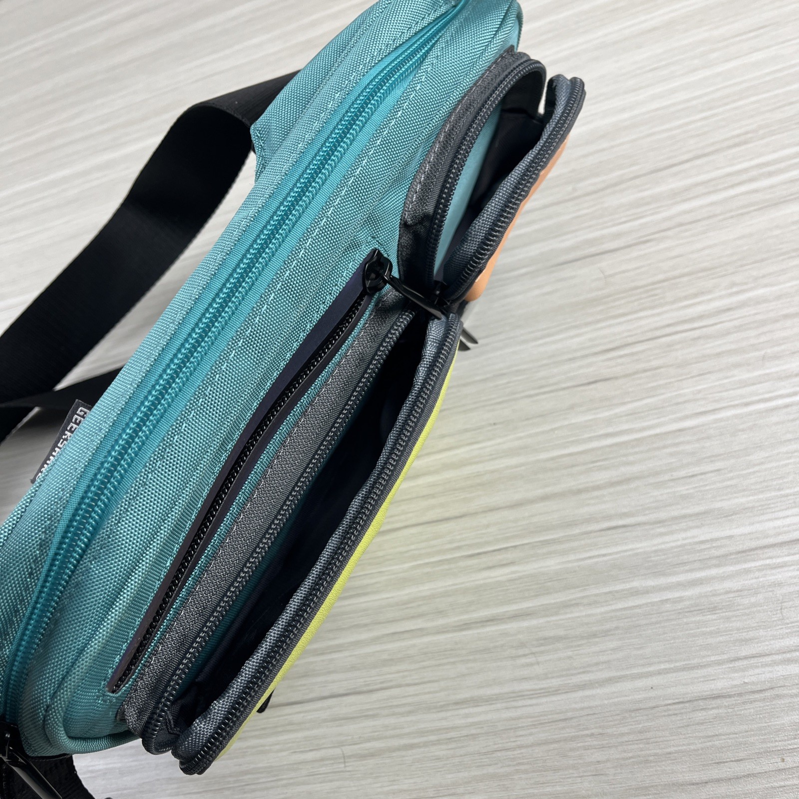 Geekshare Crossbody Bag Video Game Switch Shoulder Fanny Pack Messenger Case