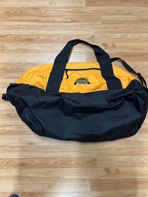 Cabelas 30″ Duffle Bag. Excellent Condition.