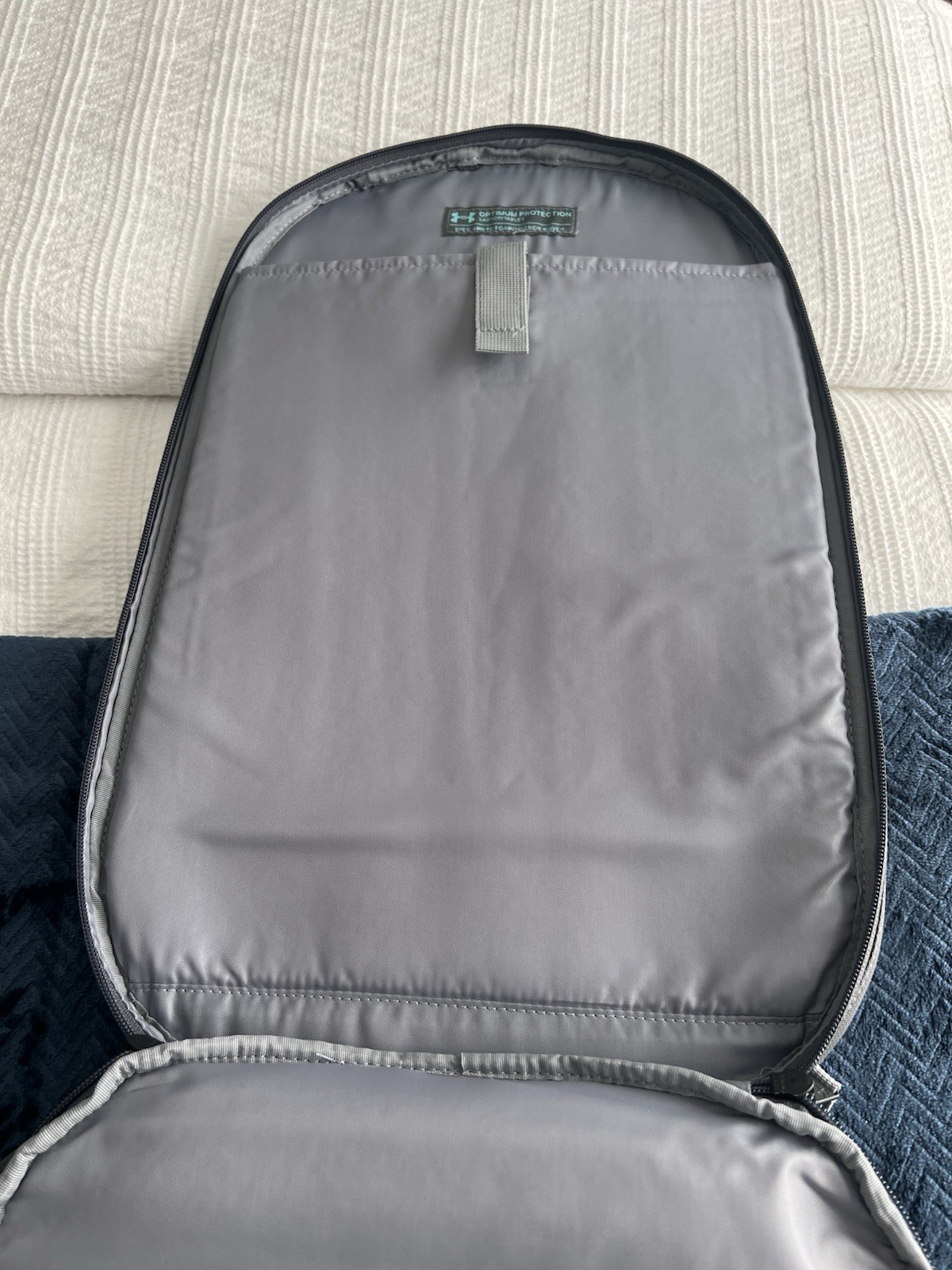 Under Armour UA Hudson Storm Backpack H2O Resist Gray – Sm Imperfection Handle