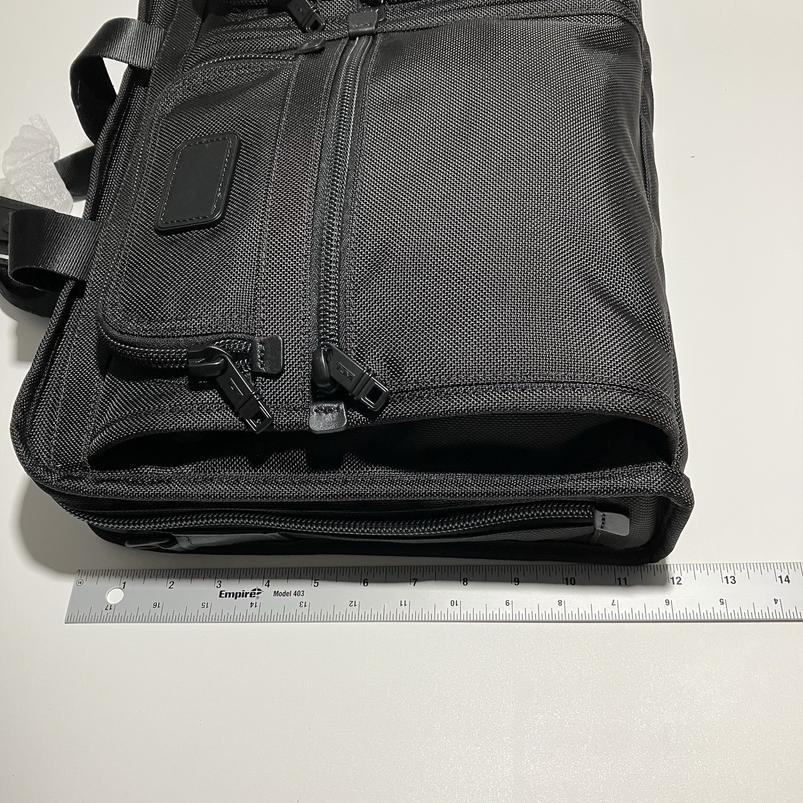 Tumi Compact Large Screen Laptop Brief Computer Bag Zippers Travel Hand Carry