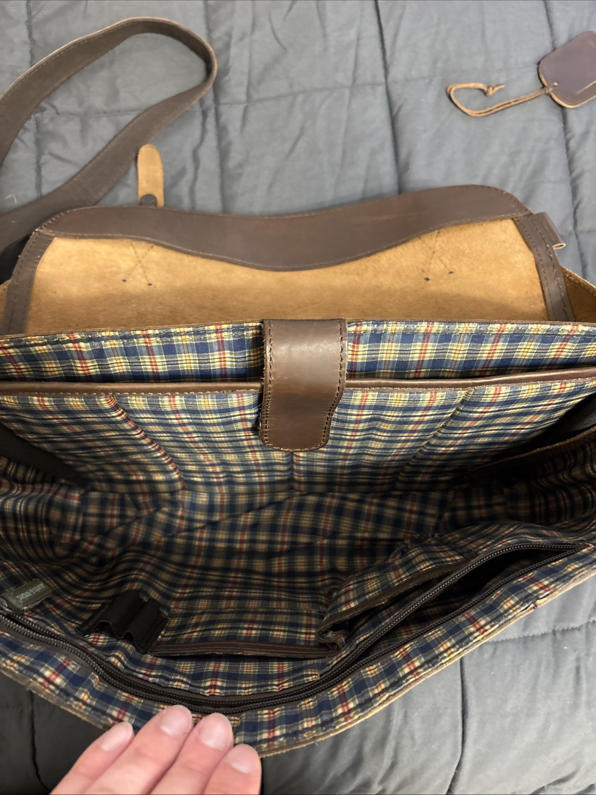 STUNNING FULL LEATHER LINED Messenger Bag HEIRLOOM QUALITY BUY IT FOR LIFE