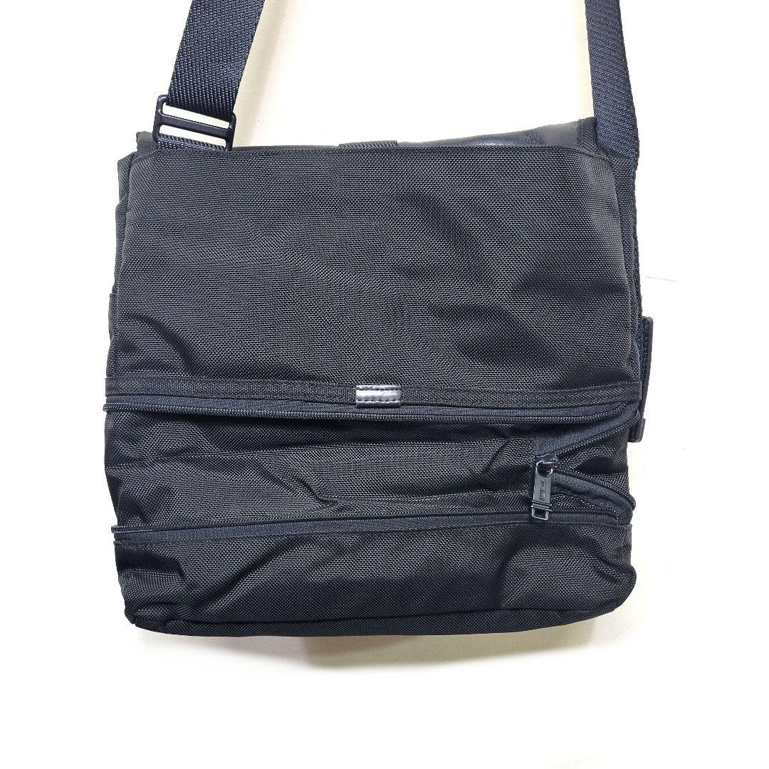 TUMI Travis Crossbody 232371D Expandable Messenger Bag Ballistic Nylon Men Japan