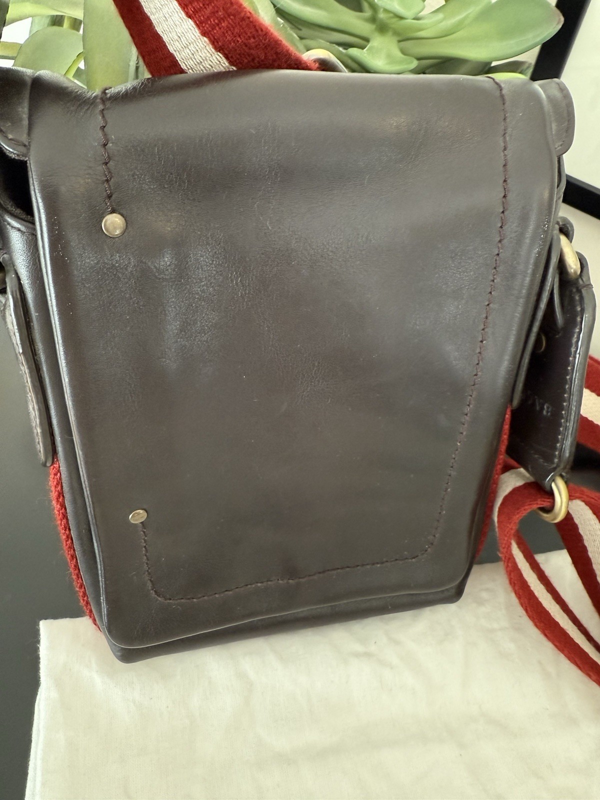 Bally Flap Messenger Mens Leather Small Dark Brown TAYLOR AIYF Stripe Strap EUC