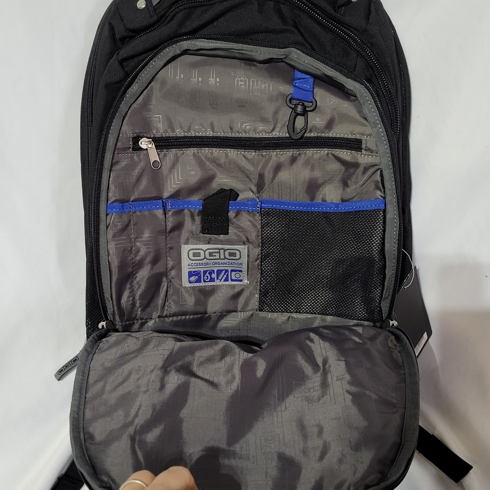 Ogio Pursuit Backpack Black Silver 17in NEW