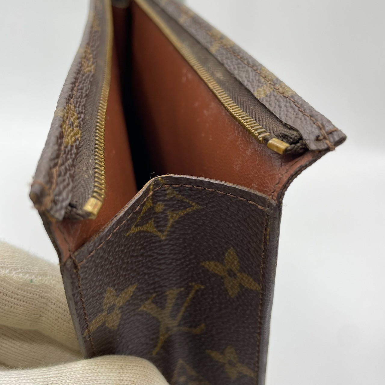Auth Louis Vuitton Monogram Pochette Toilette 26 Clutch Bag M47542 （E153）