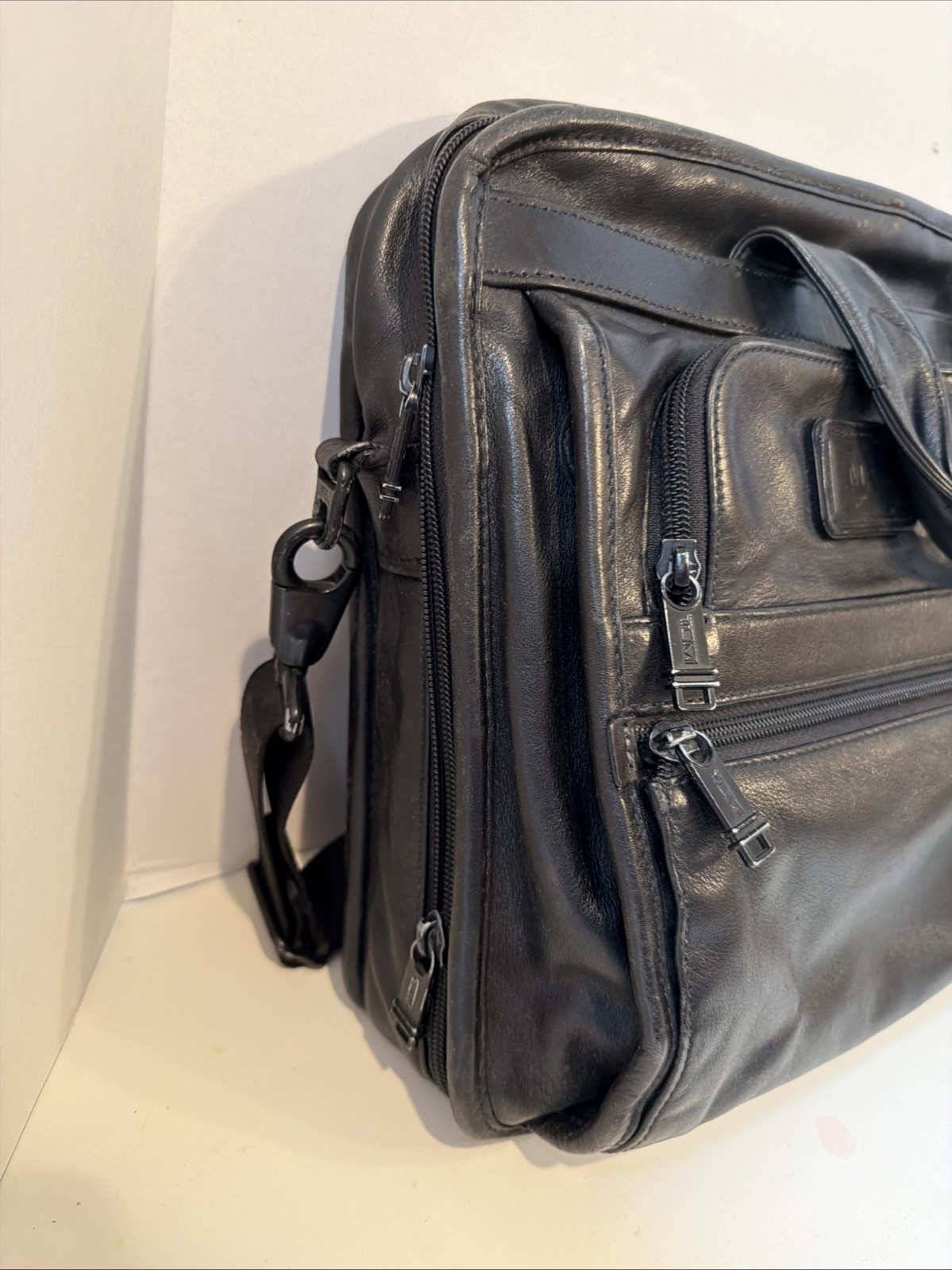 Tumi Alpha Leather Padded Laptop Briefcase Bag Black Leather Nice