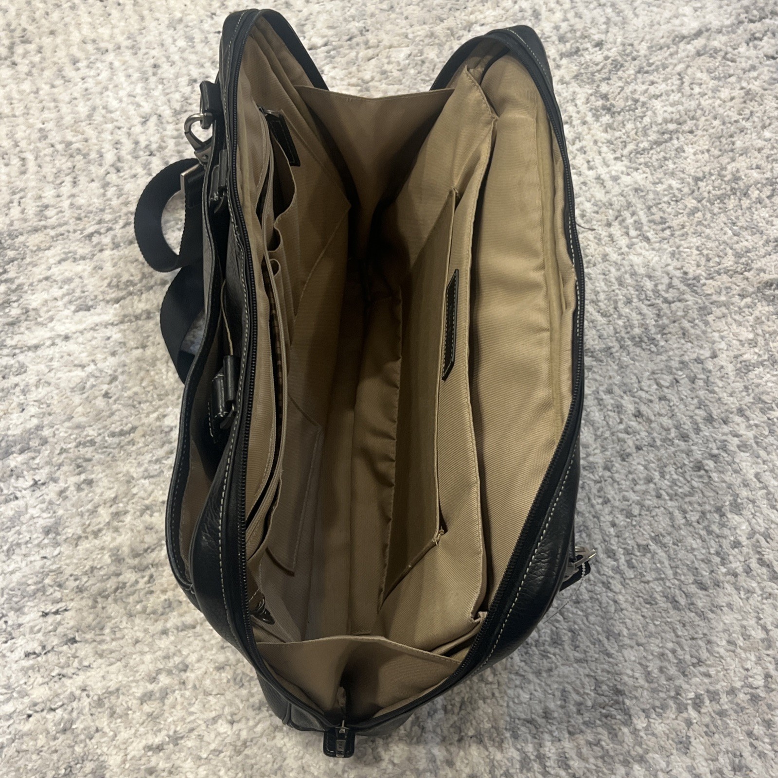 Boconi Black Leather Tumbled Pebbled Messenger Briefcase Laptop Case EUC
