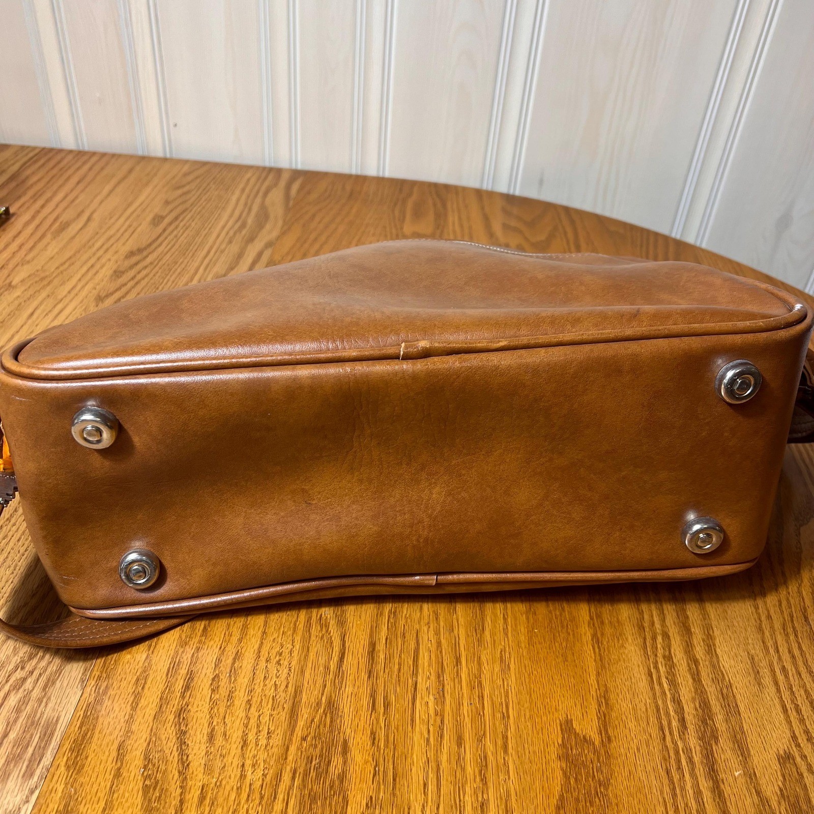 Vintage Brown Vinyl Leather Crossbody Bag Retro Messenger Bag WITH KEYS