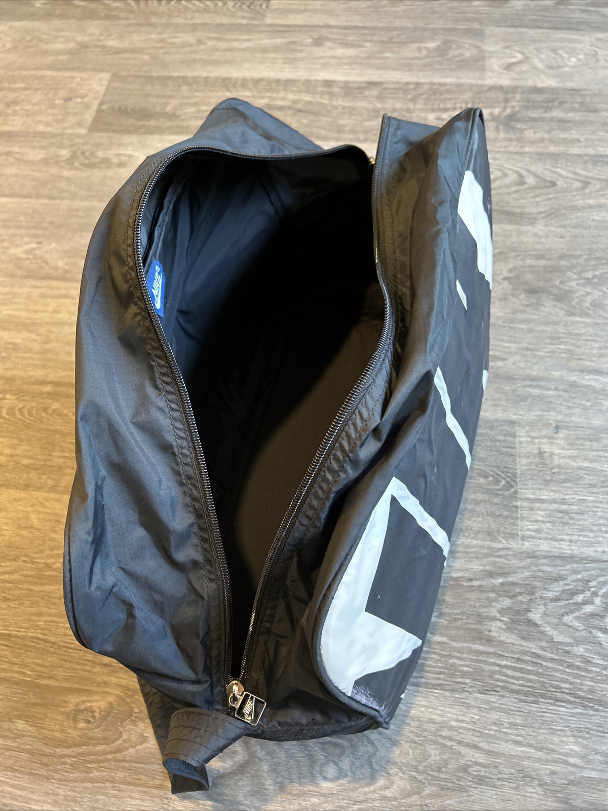 VTG 1980’s Nike Duffle Bag Big Logo Black/White RARE! blue tag Taiwan 1986 OG