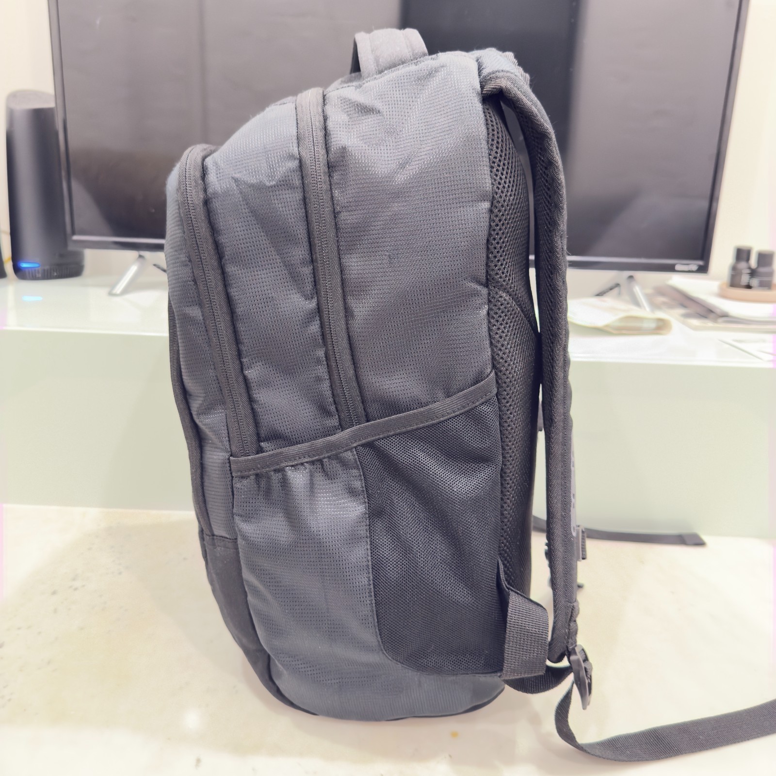 3-compartment backpack 15″ laptop