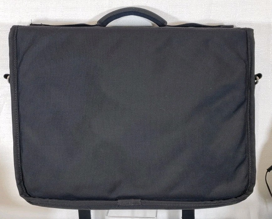Chrome Industries – Kevlar Reinforced Laptop Bag – Olive **Read Description**