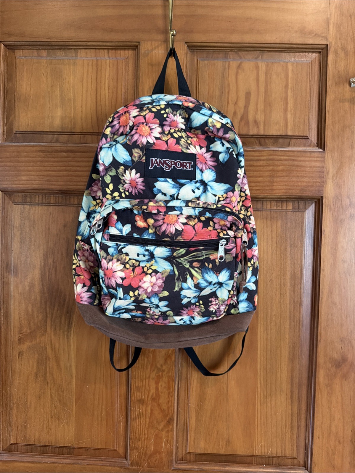 JanSport Right Pack Expressions 31L backpack in Floral Pattern SUEDE BOTTOM
