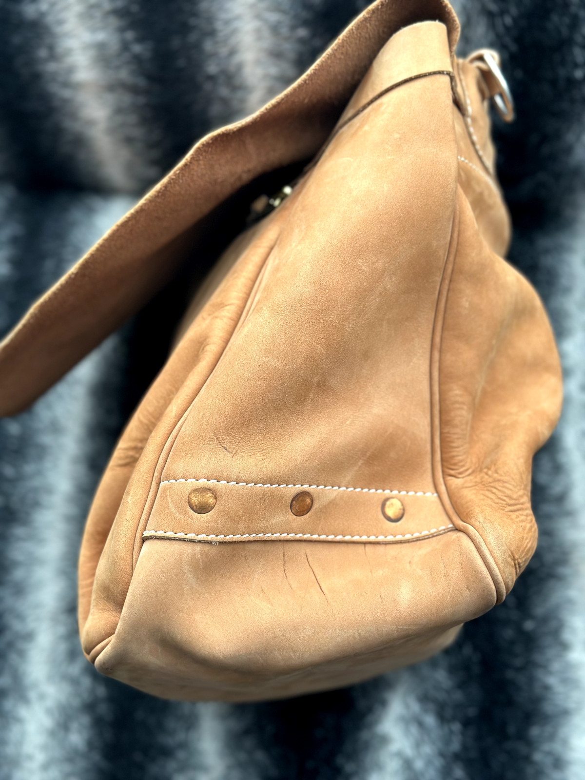 “THE J PETERMAN COMPANY” Saddle Tanned Leather Messenger Satchel Bag