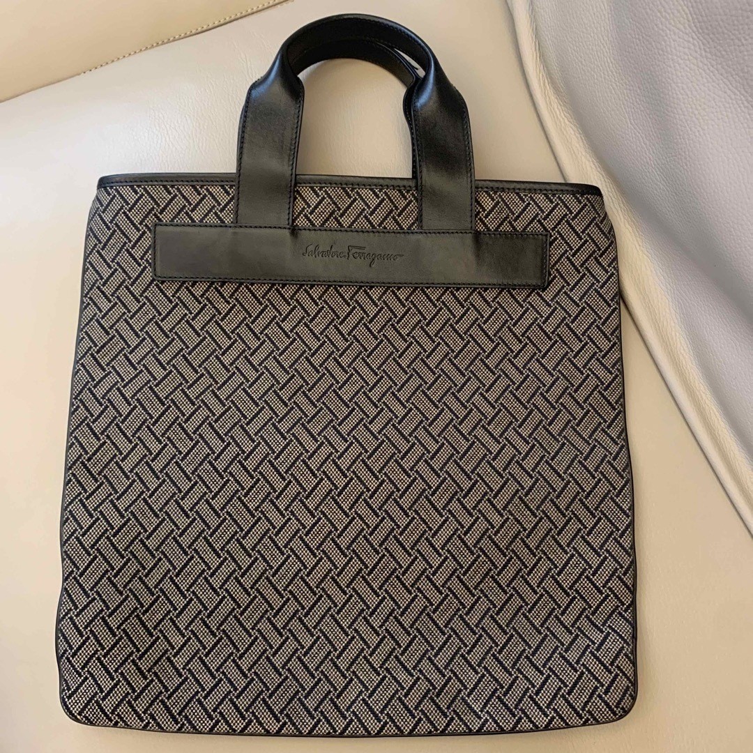 Ferragamo Men’s Business Tote Bag Vintage Black Beige Leather 36.5x37x0.5cm