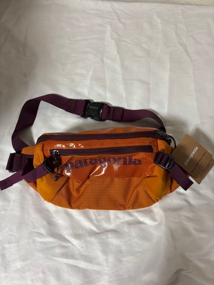 Patagonia Black Hole Waist Pack 5L Orange Recycled Nylon Deadstock Tags