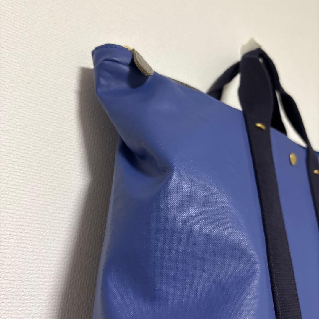 Neutral Blue Accents