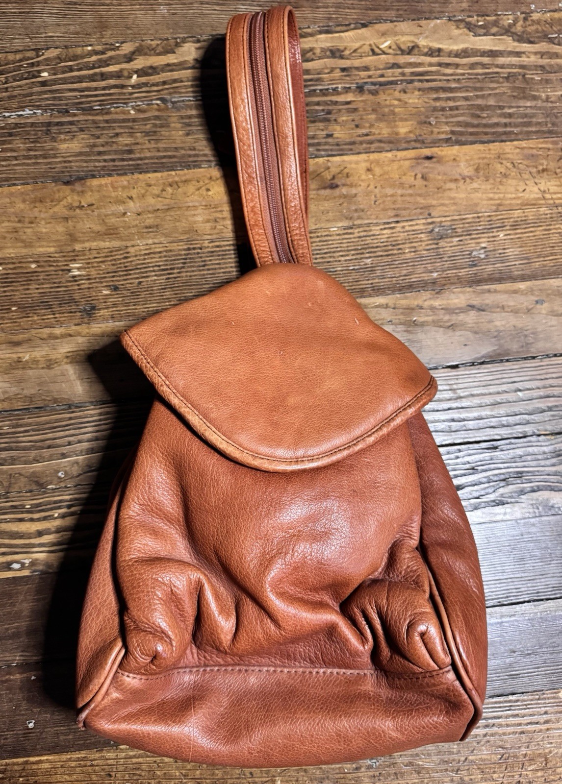 Unisex Canyon Outback Caramel Colored Leather Backpack USA