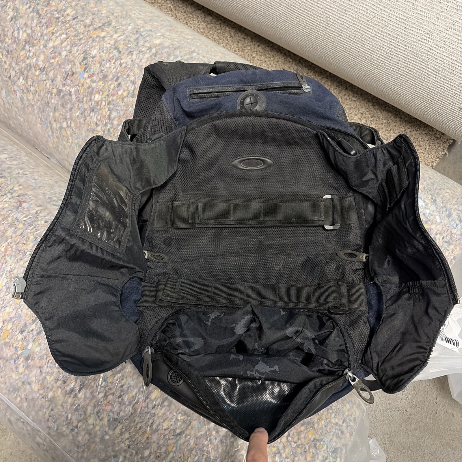 OAKLEY Icon 2.0 Tactical Backpack Red Tag Archive Black Blue Nylon Used Y2K