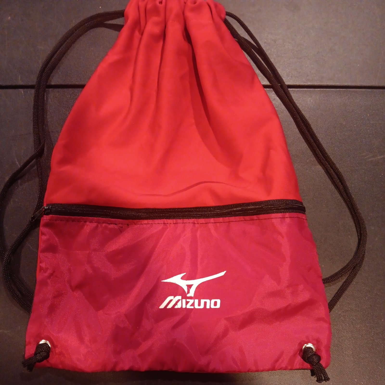 Mizuno Drawstring Throw Bag w zipper pouch red