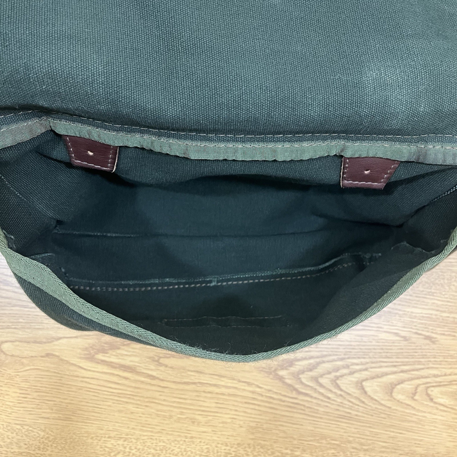 Vintage Orvis Battenkill Green Canvas 24x12x12 Duffel Bag Leather Trim Classic!