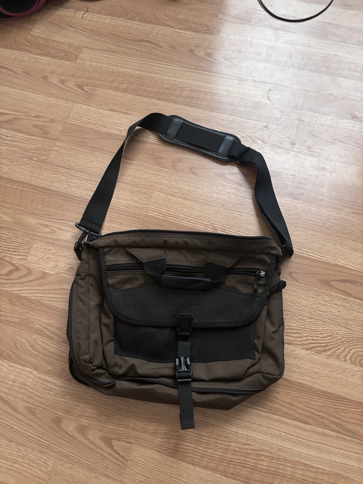 OverLand Equipment Olive Nylon Messenger Laptop Bag – Vintage Chico CA