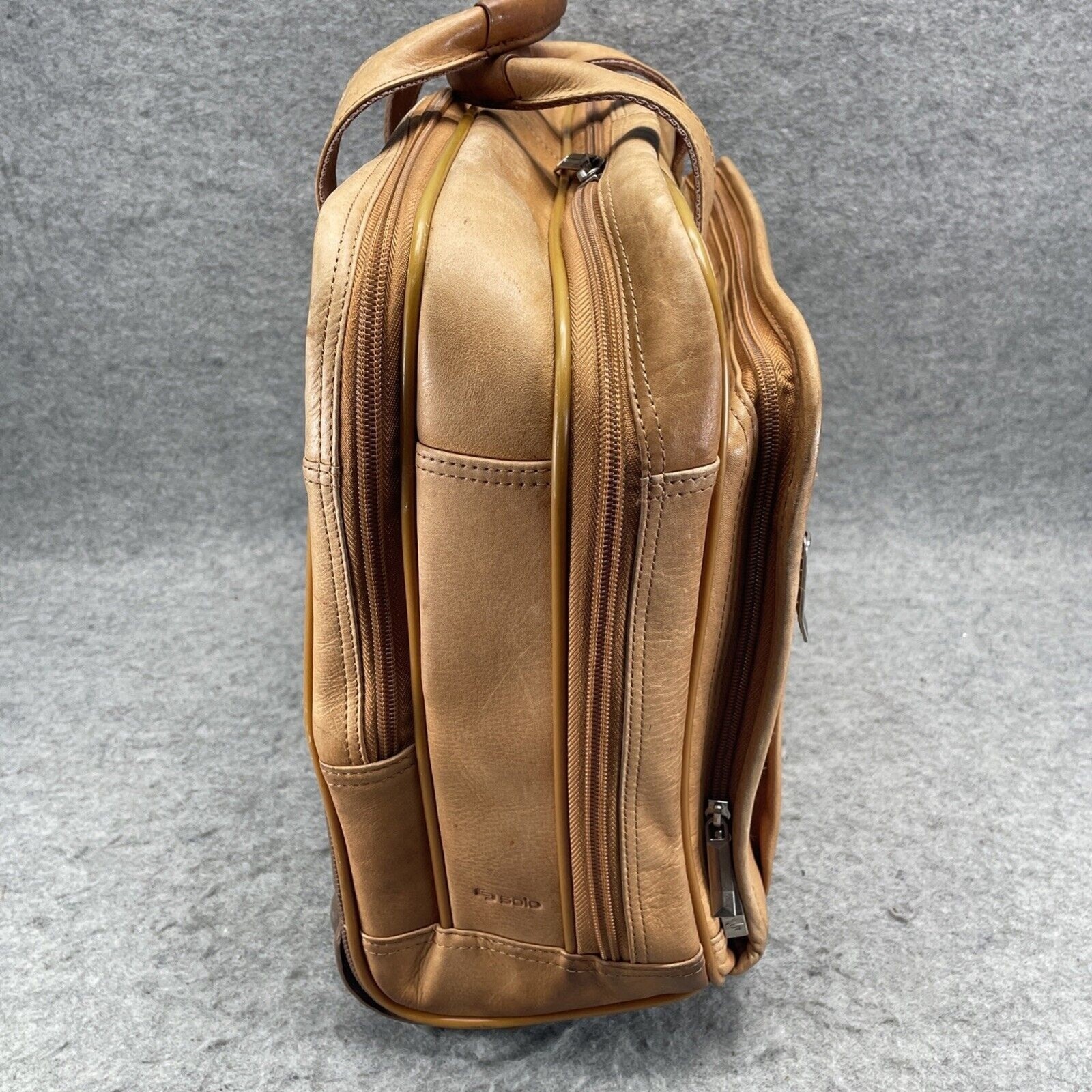 Solo New York Walker Brown Camel Leather Briefcase Laptop Rolling Travel Bag
