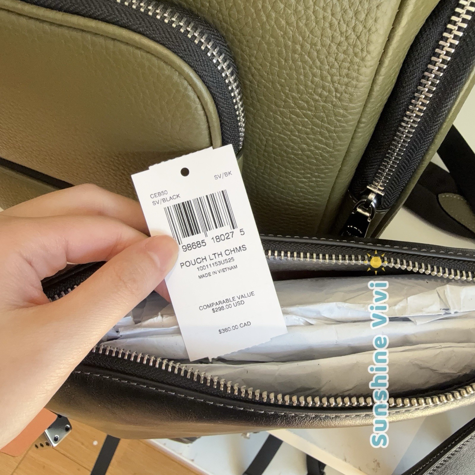 NWT Coach Pouch with charm Silver/Black CEB50 Shiny smooth refined calf leather
