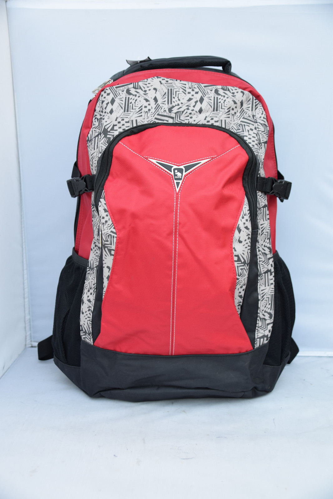 OIWAS 38L High-capacity Travel Backpack With Headphone Hole
