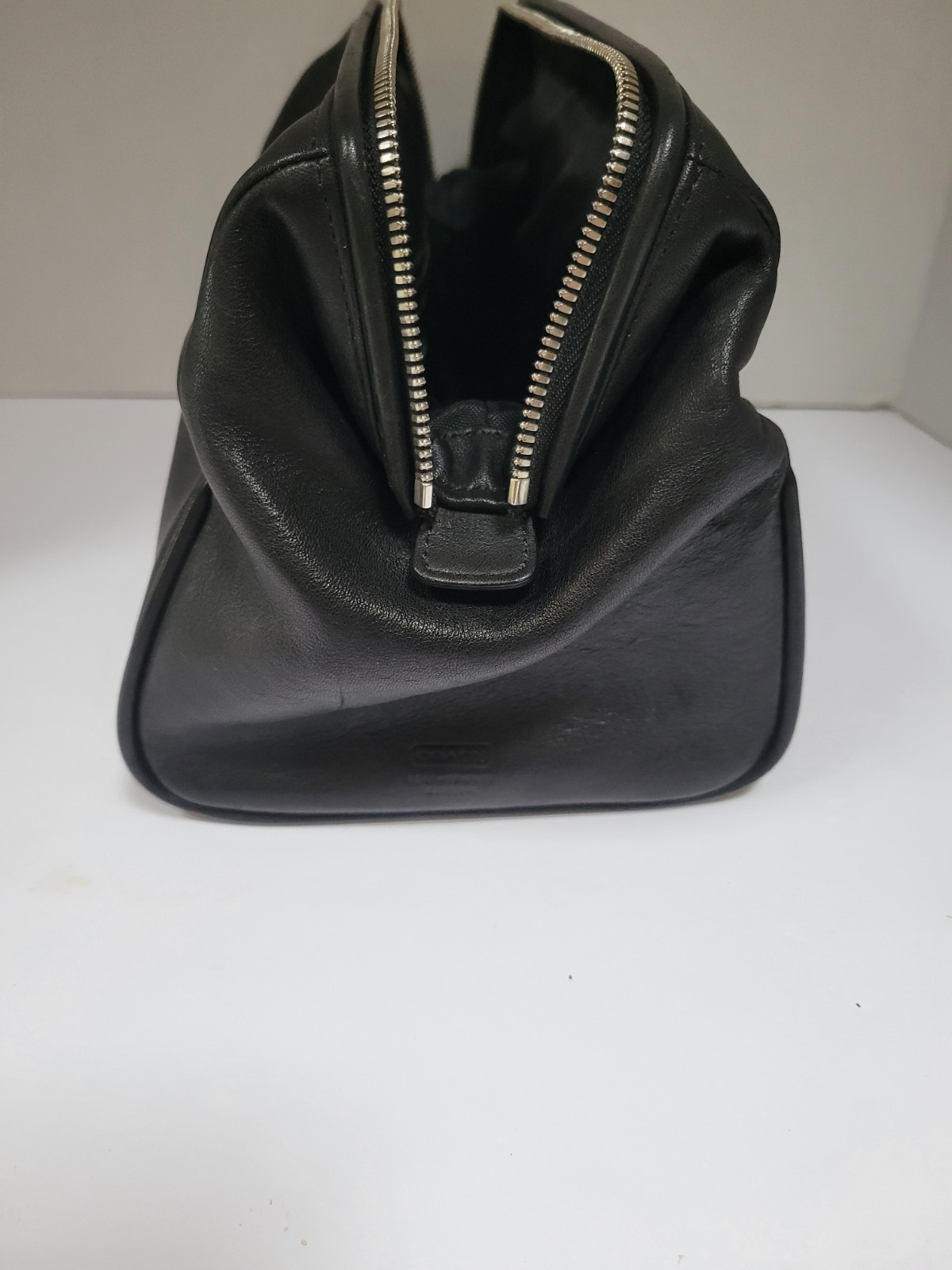 Rare Coach Black Leather Toiletry Case Dopp Kit Bag GO5S-5406