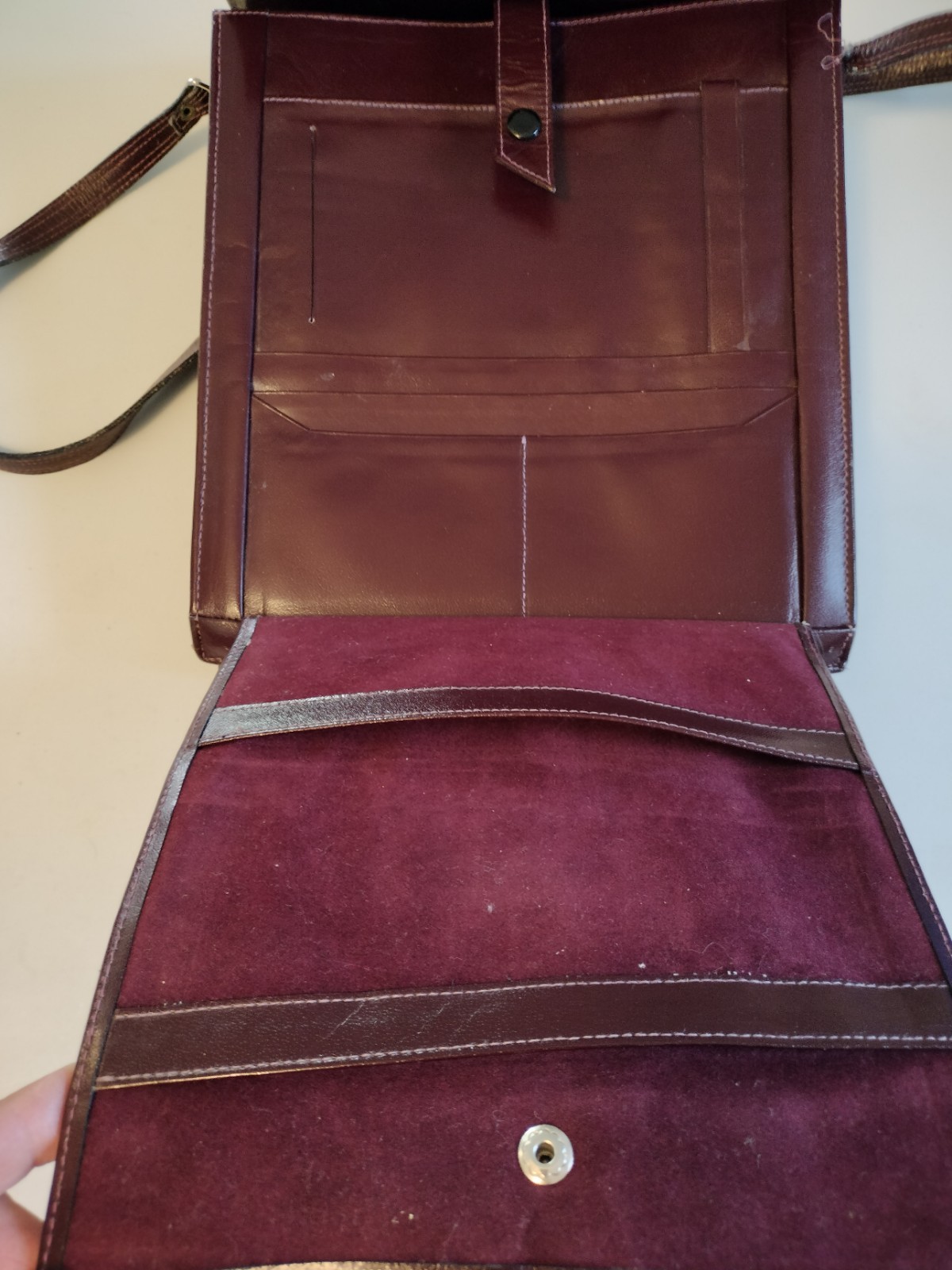 Vintage Sophisticated Burgundy Italian Leather Small Shoulder Briefcase