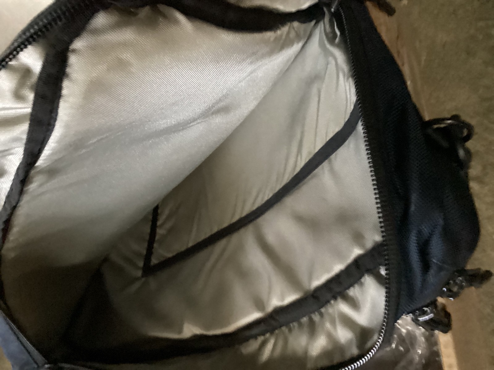 Timbuk2 Briefcase, Messenger Bag, Backpack 3 In 1 Laptop bag .