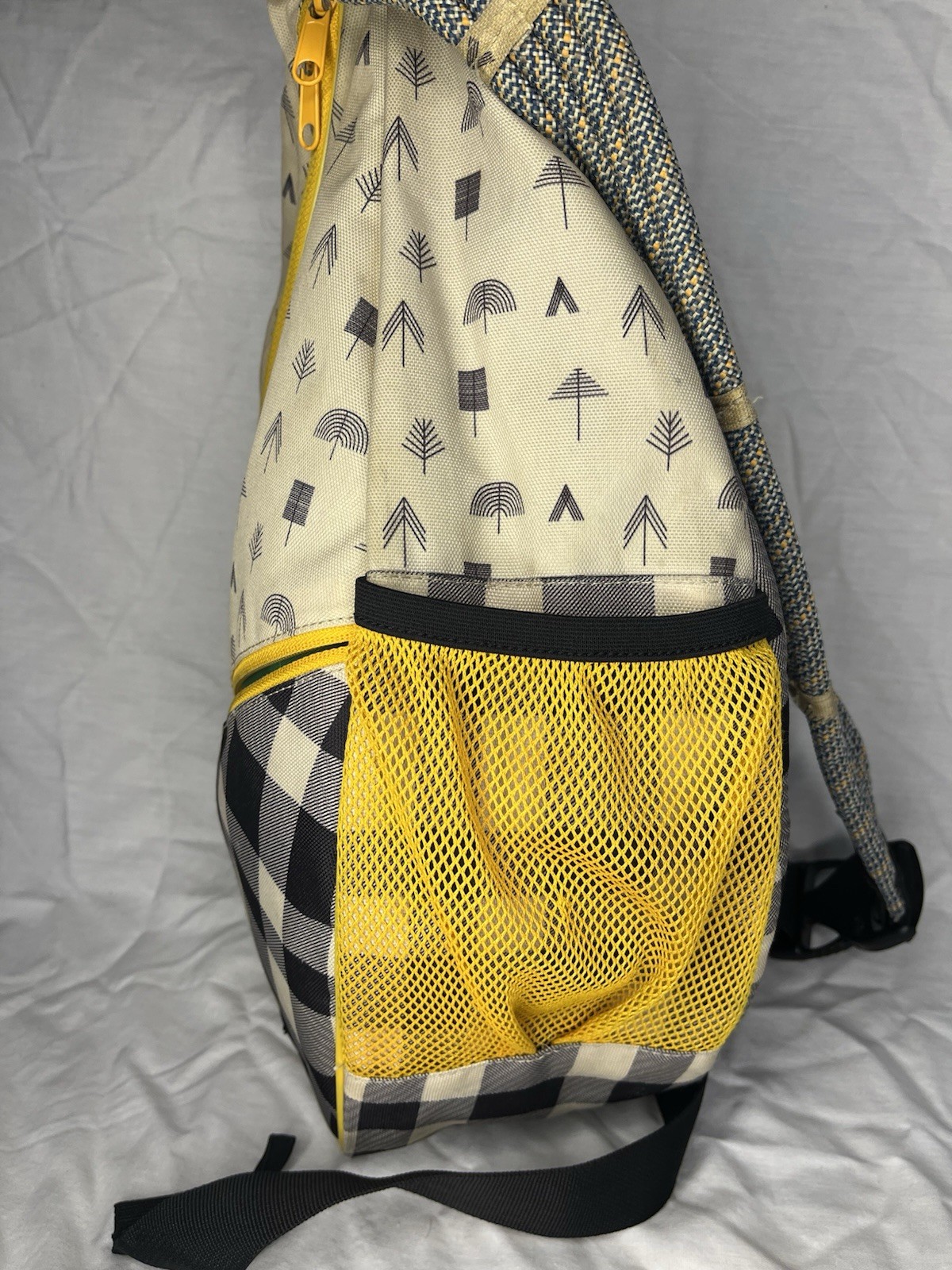 KAVU Checkered Geometric Adjustable Crossbody Sling Bag Yellow Black White Zip