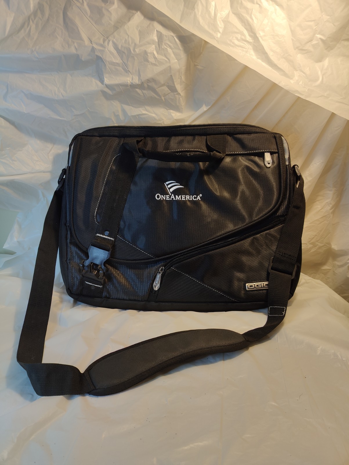 OGIO Black Jack Pack Messenger Laptop Bag Briefcase Crossbody Black