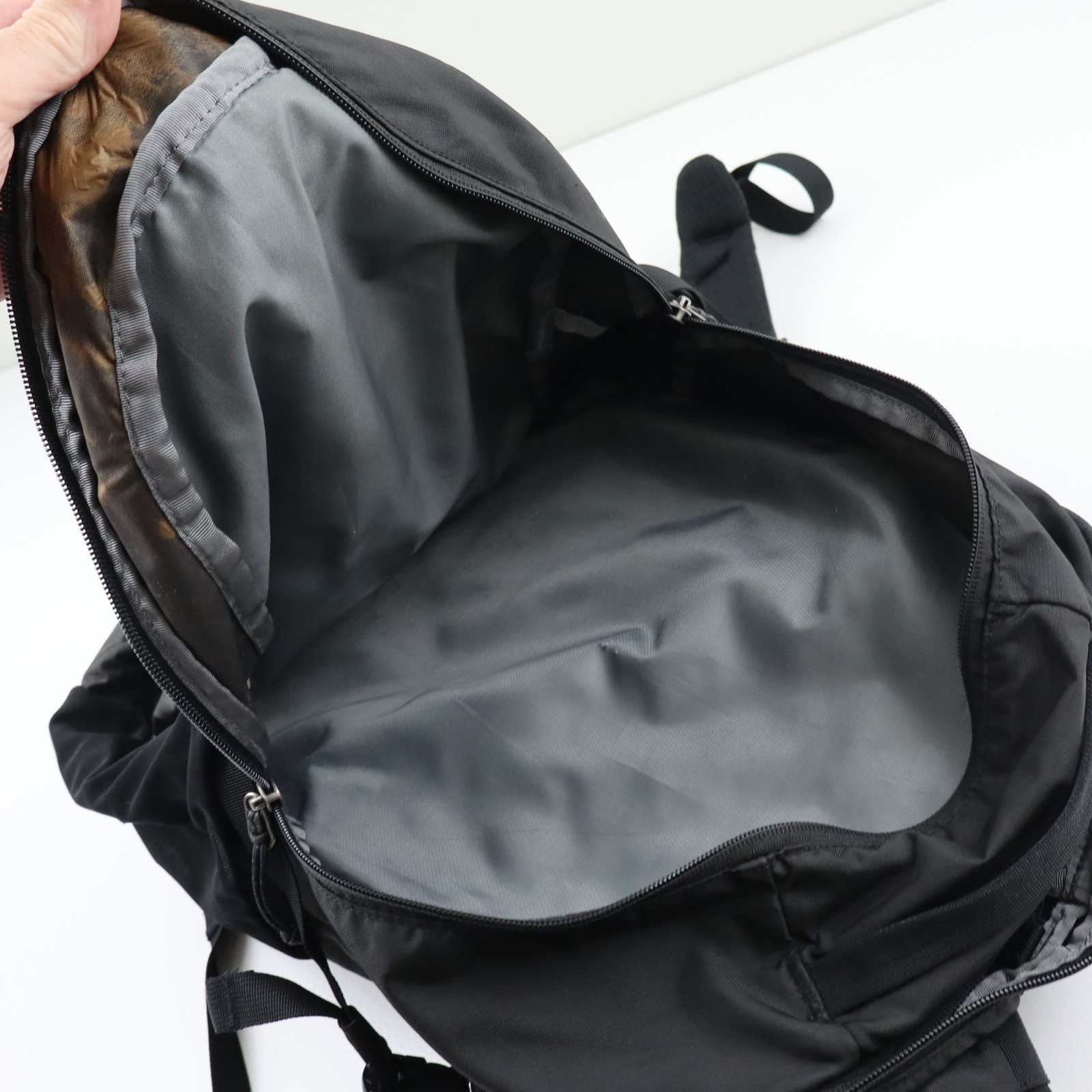 Patagonia Refugio 26L Backpack Black Laptop Bag Daypack Hiking Travel School