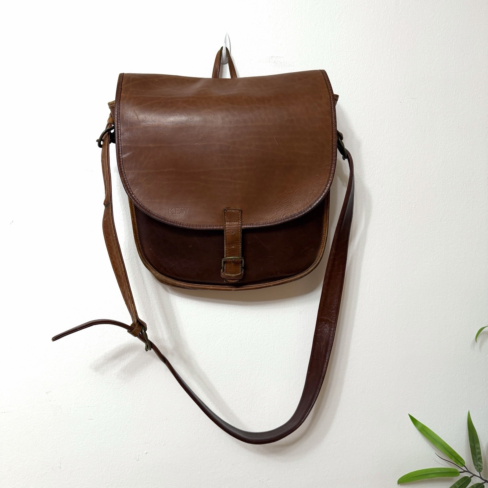Joseph Hanna New York Handmade Brown Leather 11.5” X 13” Messenger Crossbody Bag