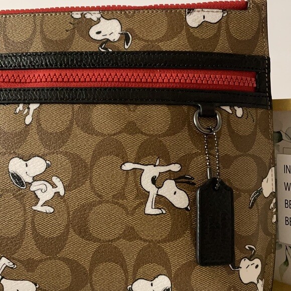 🐼💦 Coach 5734 🐼💦 Peanuts Snoopy Carryall Canvas Pouch Wristlet Bag 🐼 W8o2