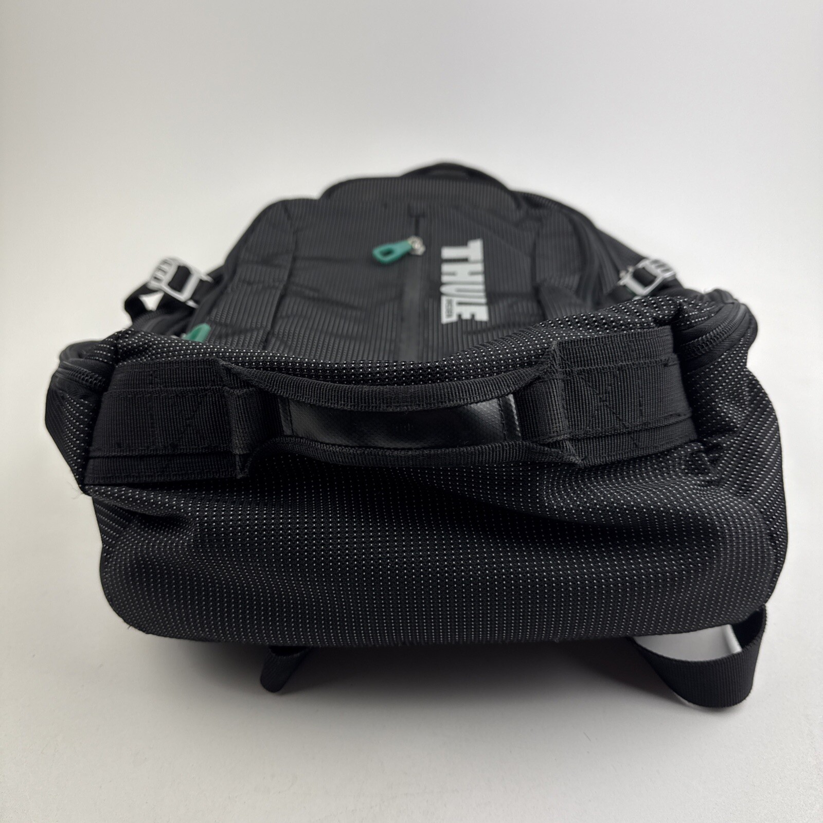 THULE Crossover Backpack Computer Travel Laptop Black w White Spec