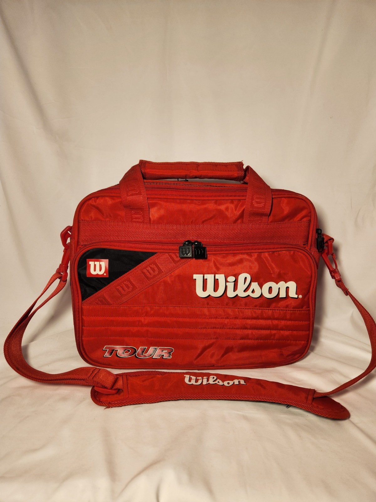 Wilson Tour Sports Messenger Laptop Travel Bag Compartments Zip Red 16×11.5×5