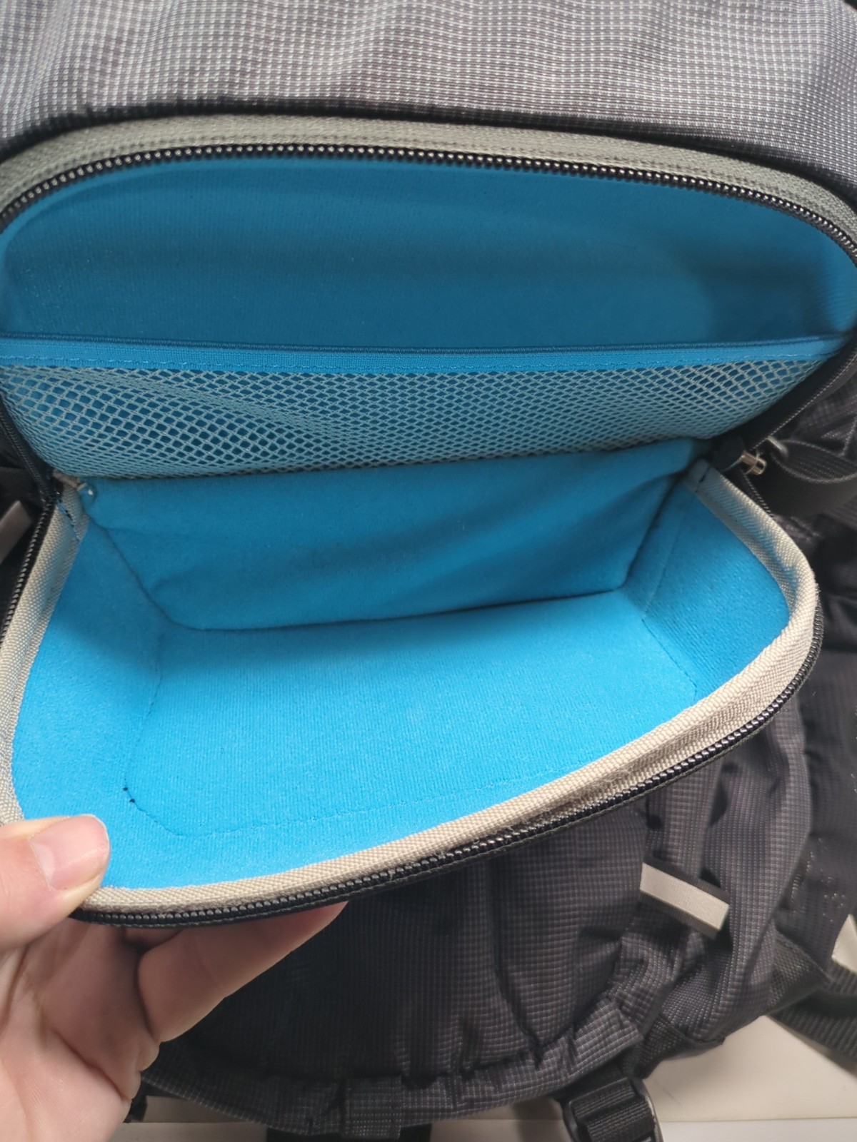 Thule Sweden Crossover Backpack 15″ Laptop Sunglasses Pocket Travel Hiking EUC