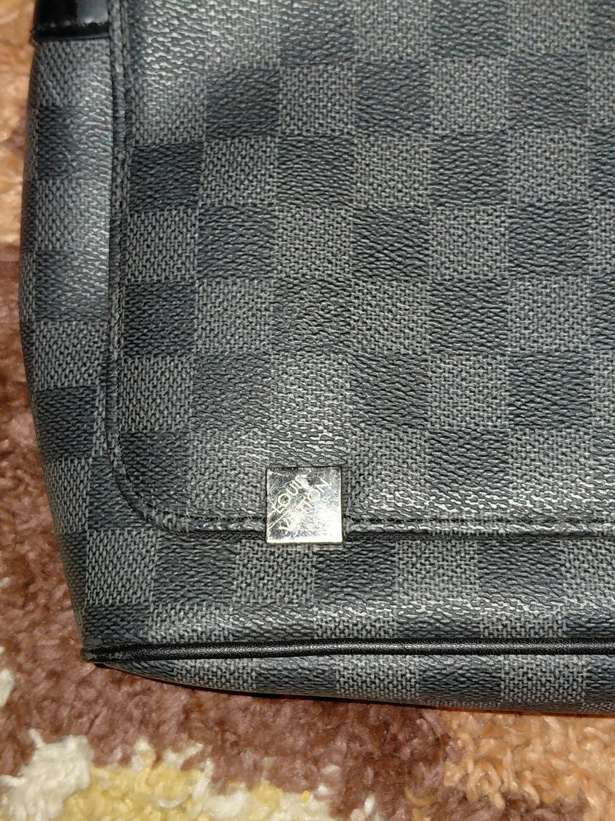 Louis Vuitton Damier Graphite Checkered Messenger Crossbody Bag Black/Gray