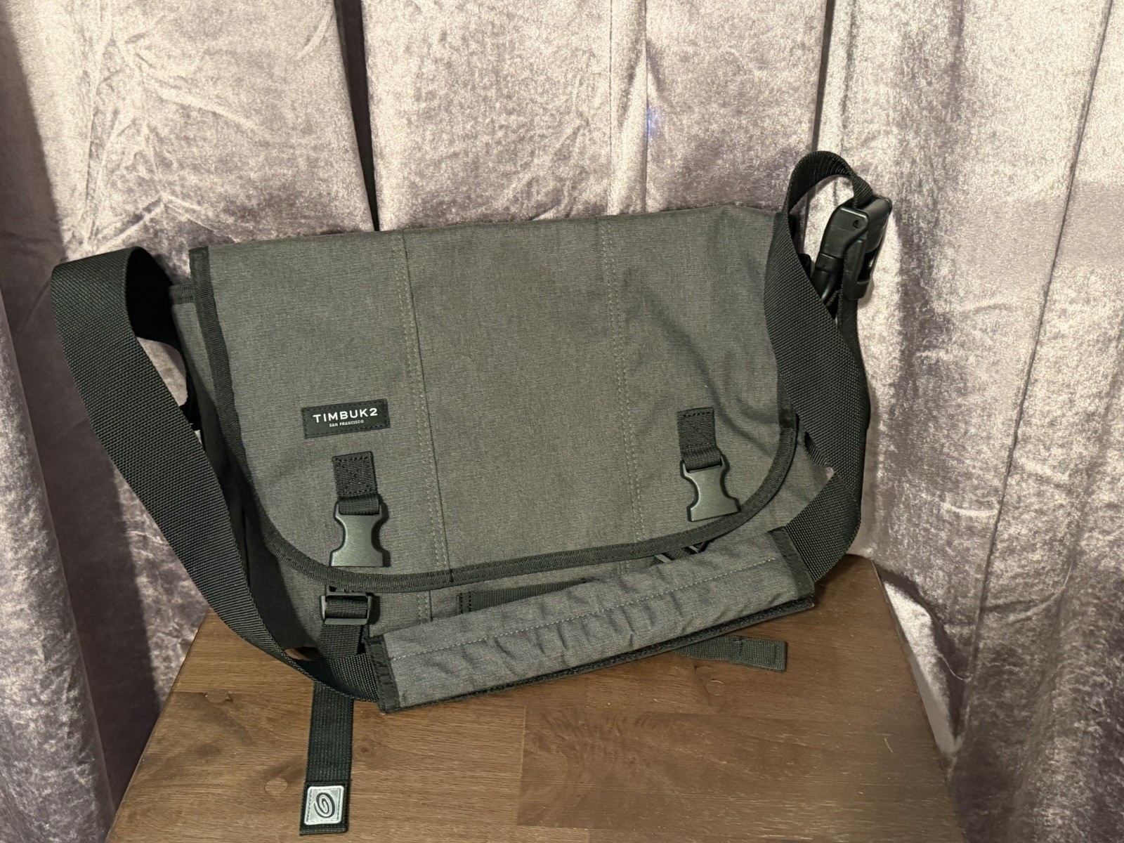 Timbuk2 DellX Gray Classic Prompt Small Messenger Bag with Adjustable Strap