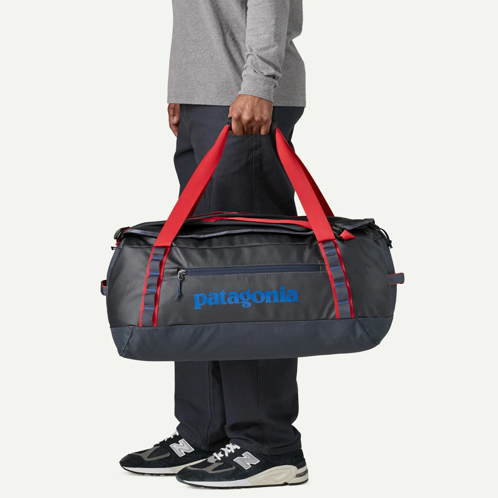 Patagonia Black Hole Duffel 55 L, Smolder Blue w/Amanita Red