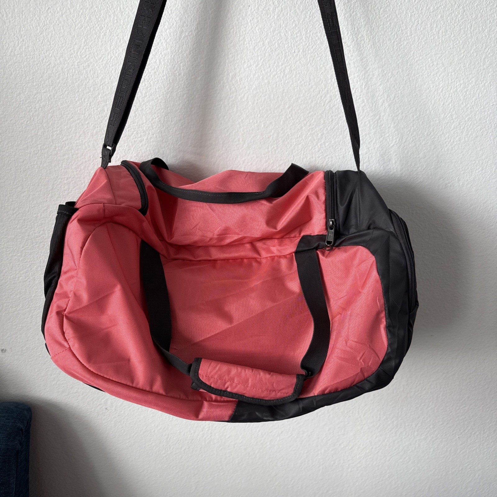 UNDER ARMOUR Men’s UA Undeniable 4.0 Duffle Bag Gym Graphite / Black & pink