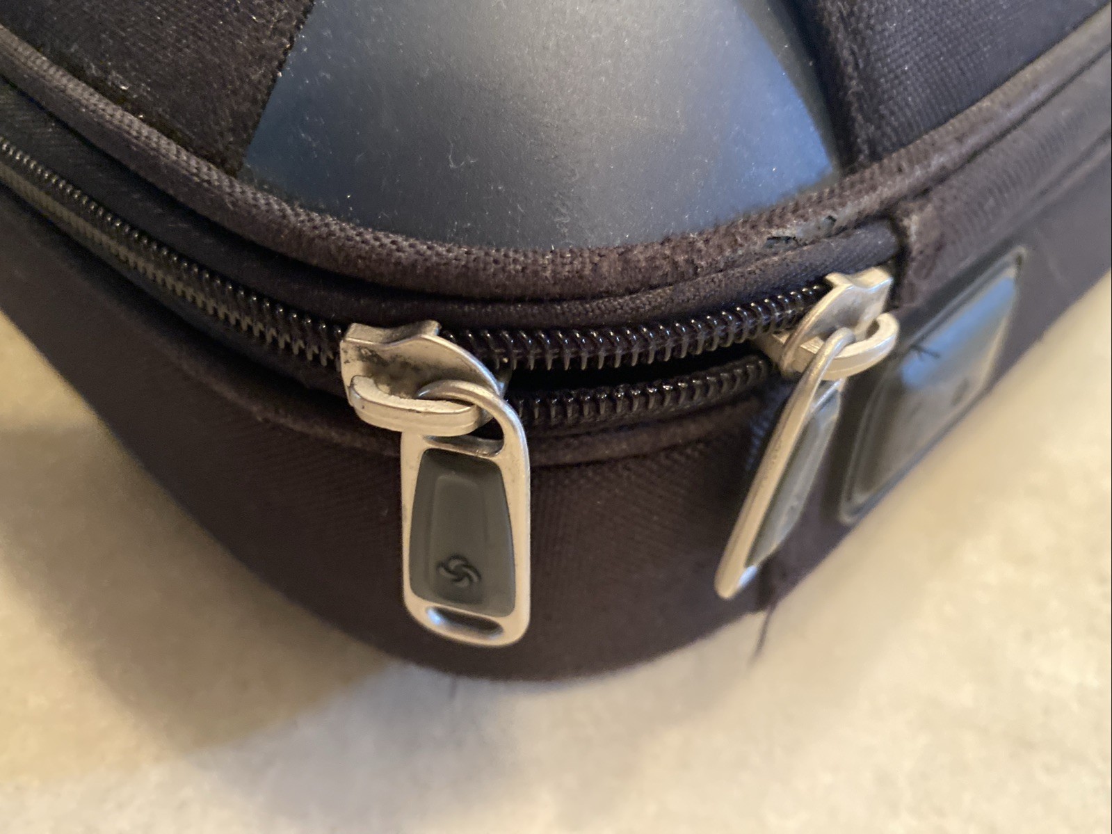 Samsonite Luggage Fabric Slim Briefcase Black Laptop Bag Case 17” X 13” X 4”