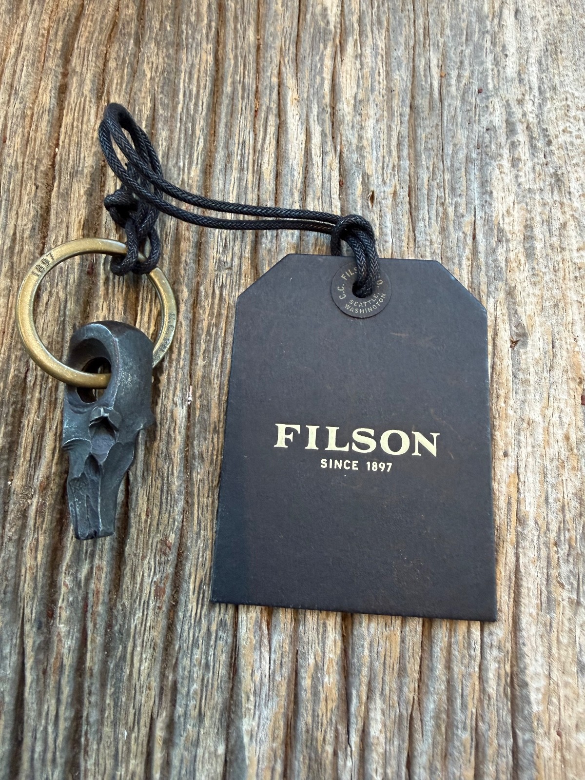 NWT FILSON Steel Iron Wolf Keychain key chain Made USA # 20003142