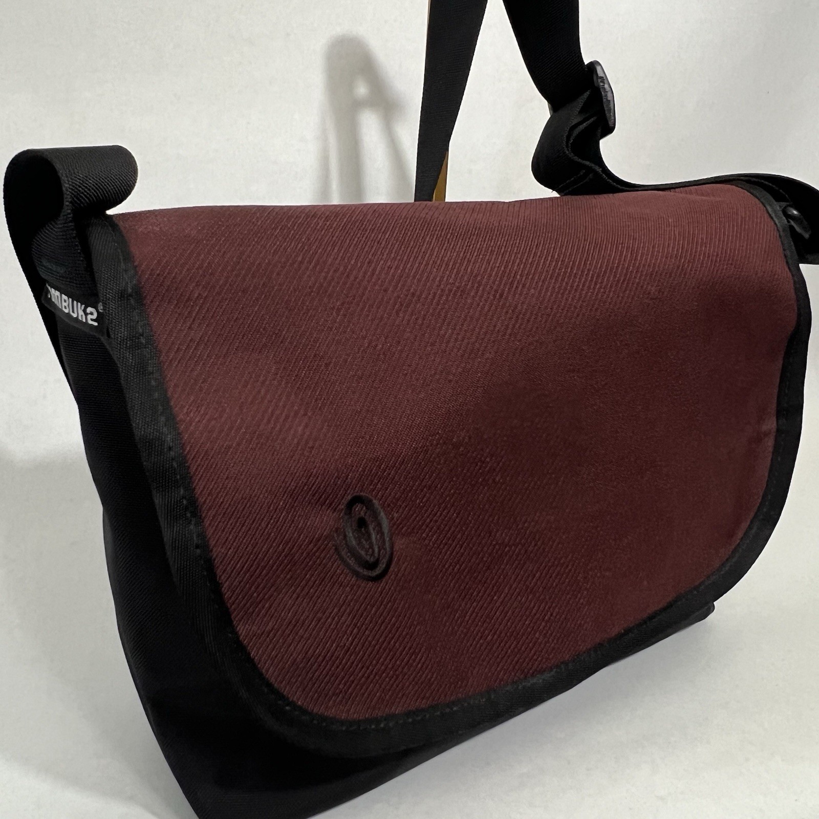 TIMBUK2 Classic Messenger/Laptop Bag Made In USA Maroon And Black Straps