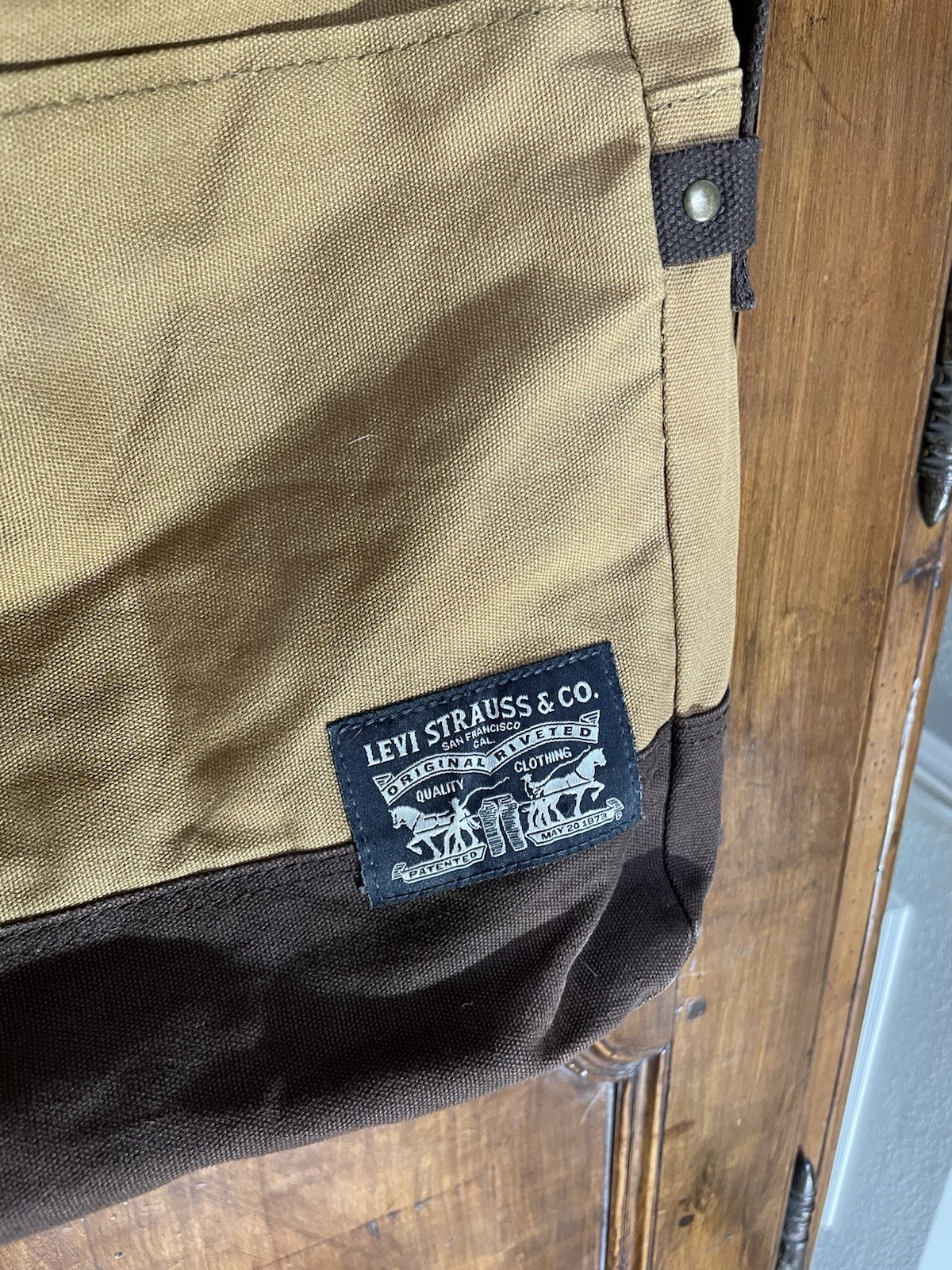 Levi’s Canvas Messenger Laptop Bag Tan Brown Crossbody 16×12 Repaired Clasp
