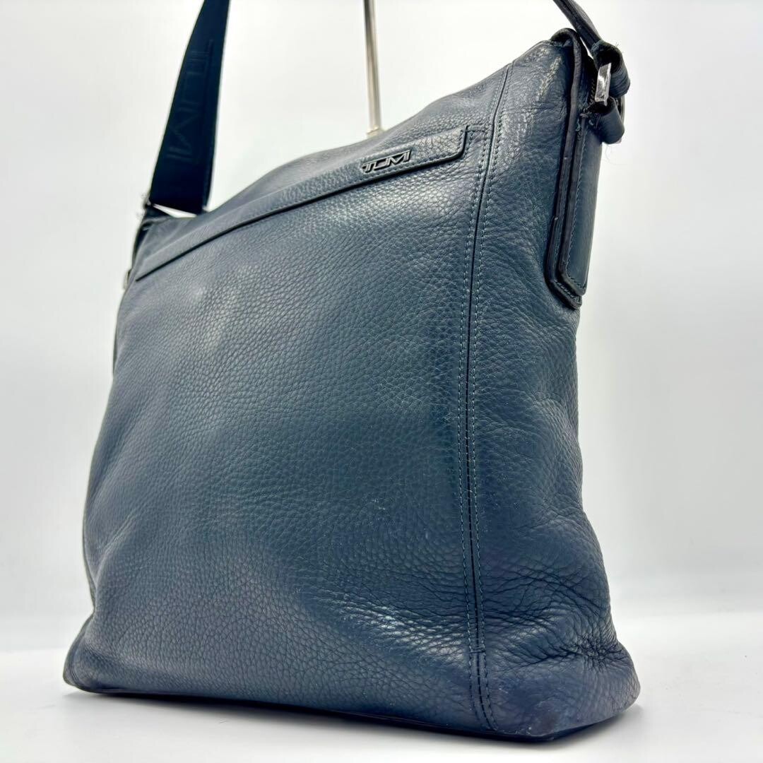 TUMI Centro Venezia Navy Leather Crossbody Bag Mens Authentic 31cm 11.8in
