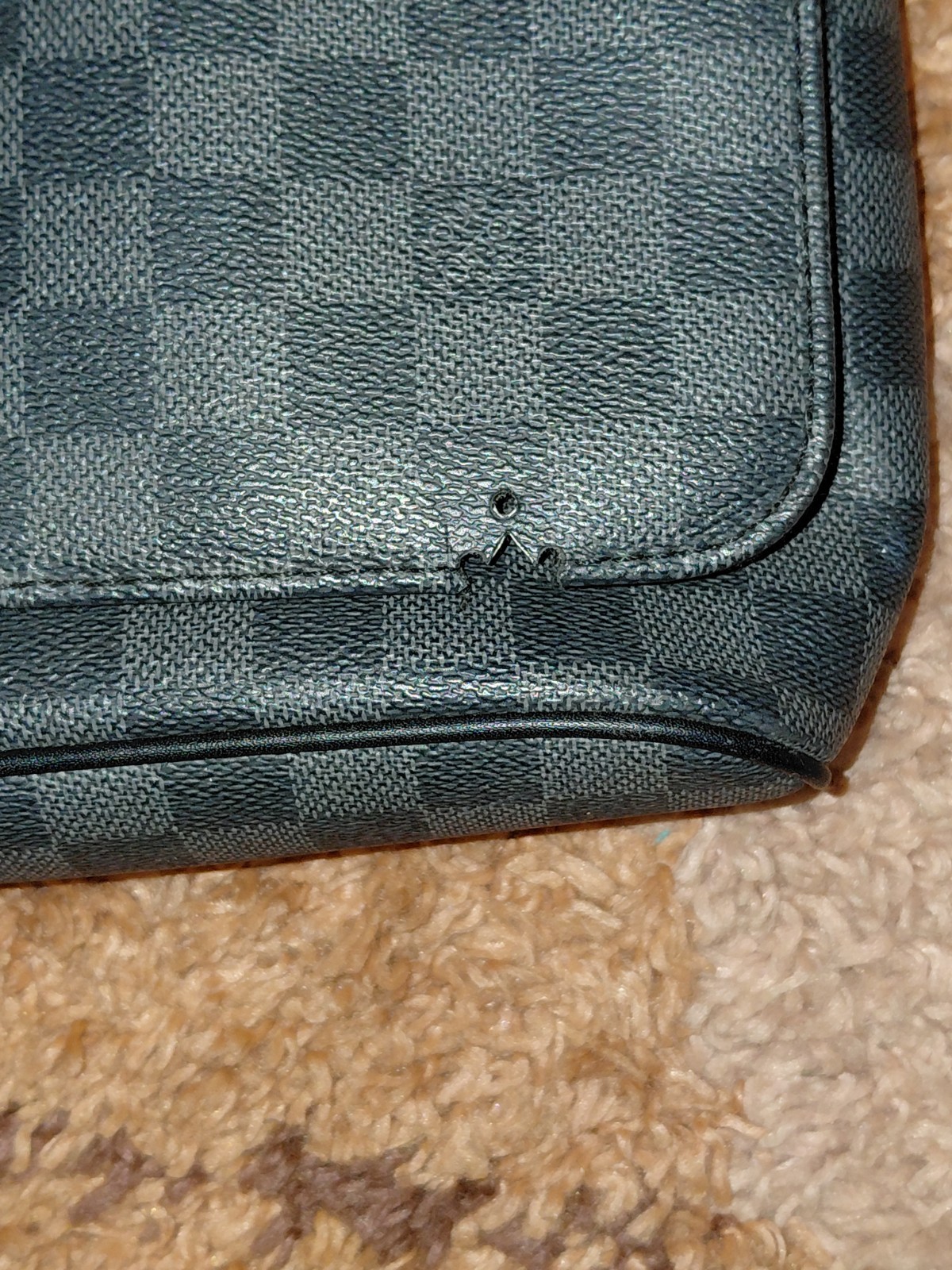Louis Vuitton Damier Graphite Checkered Messenger Crossbody Bag Black/Gray